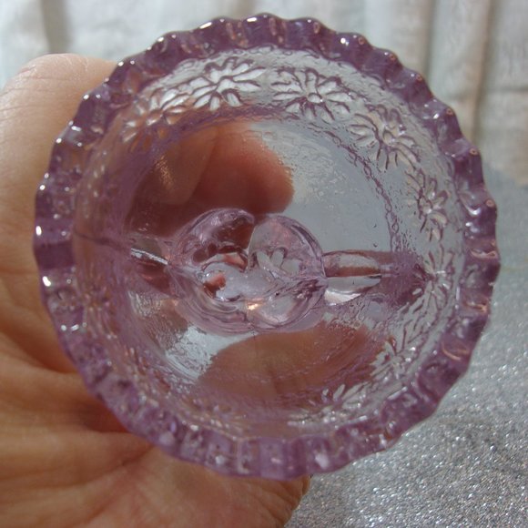 H-139 VINTAGE WILKERSON GLASS BUNNY RABBIT EGG HOLDER IN PINK - Picture 10 of 13